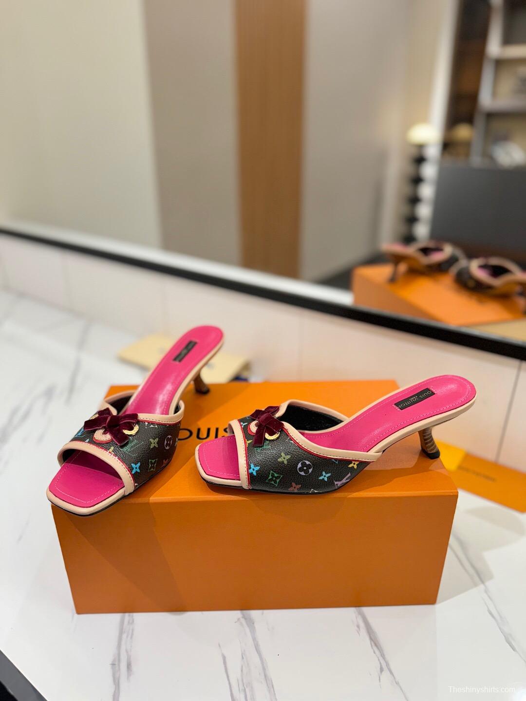 2025 Women Louis Vuitton Brown Pink Canvas Leather Sandals KFY00310