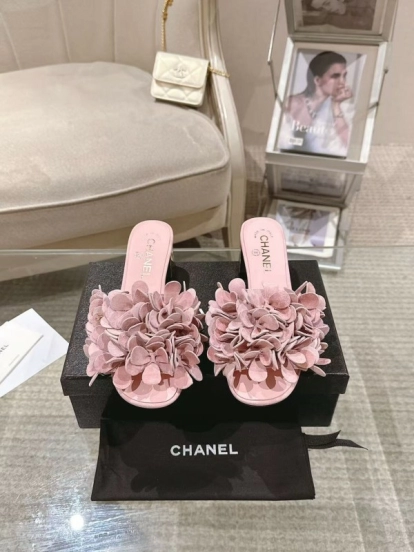 2025 Women Chanel Pink Suede Flower Mule