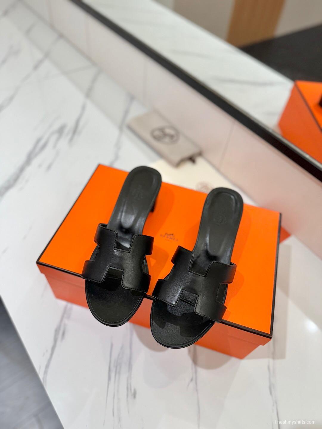 2025 Women Hermès Black Leather Sandals