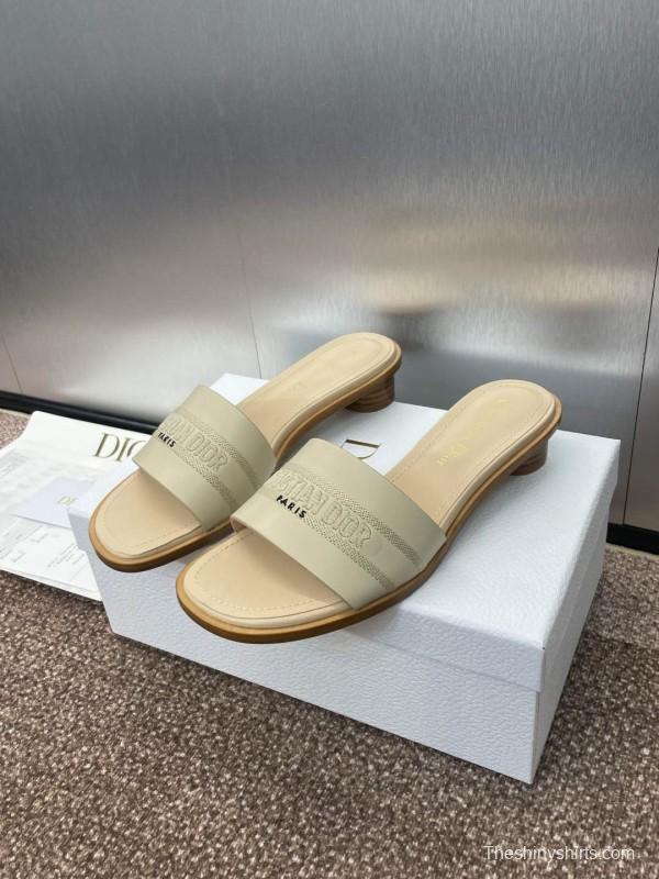 2025 Women Dior Beige Leather Slippers Embroidered KFY00300