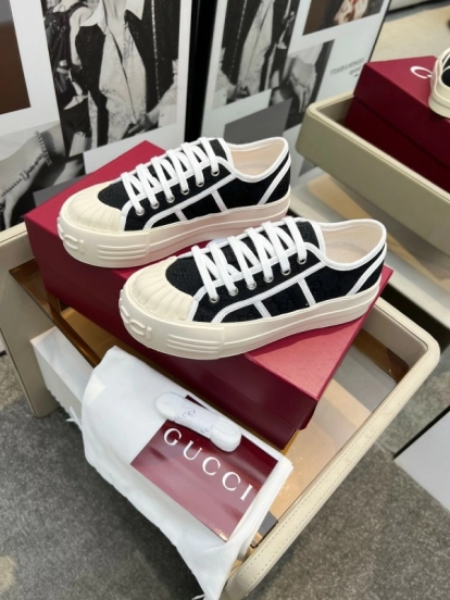 2025 Women Gucci Black White Canvas Sneakers LY00270